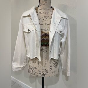 Cropped White Denim Jacket with Relaxed Fit